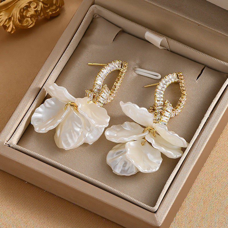 White shell drop earrings