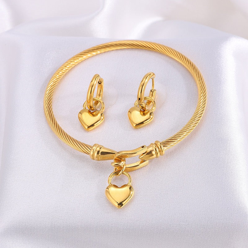 Love heart lock 18k bracelet and earrings