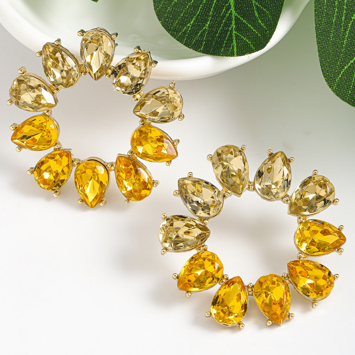 Crystal round colored earrings