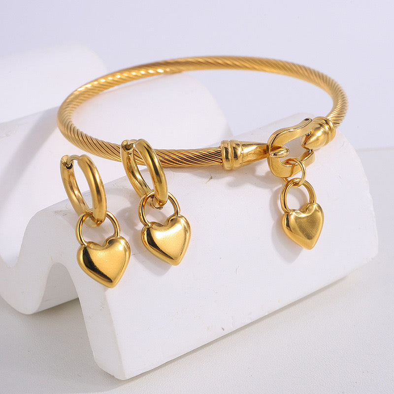 Love heart lock 18k bracelet and earrings