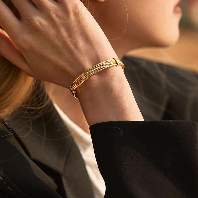 Malha gold bangle