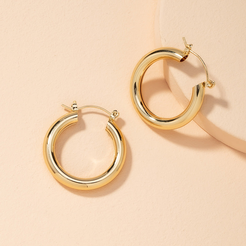 Classic gold hoops earrings