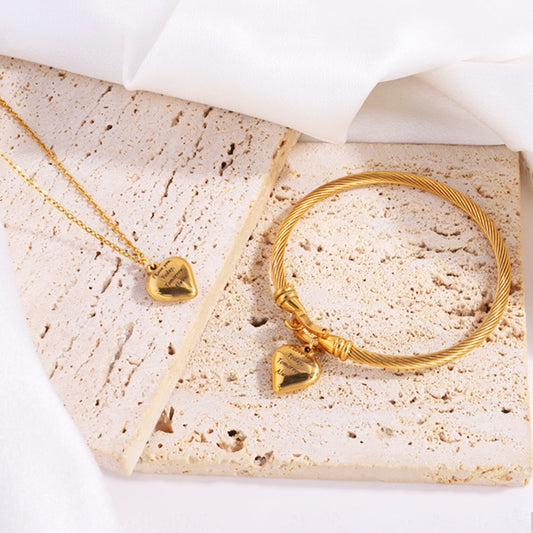 Amor necklace and bracelet set