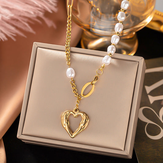 Love pendant Titanium/pearl necklace