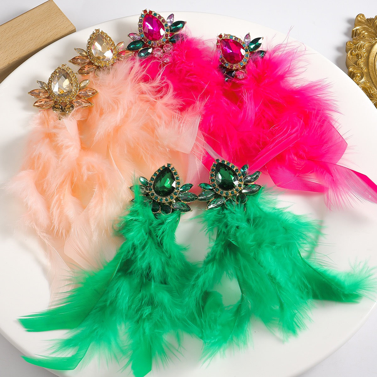 Exaggerated feathers earrings