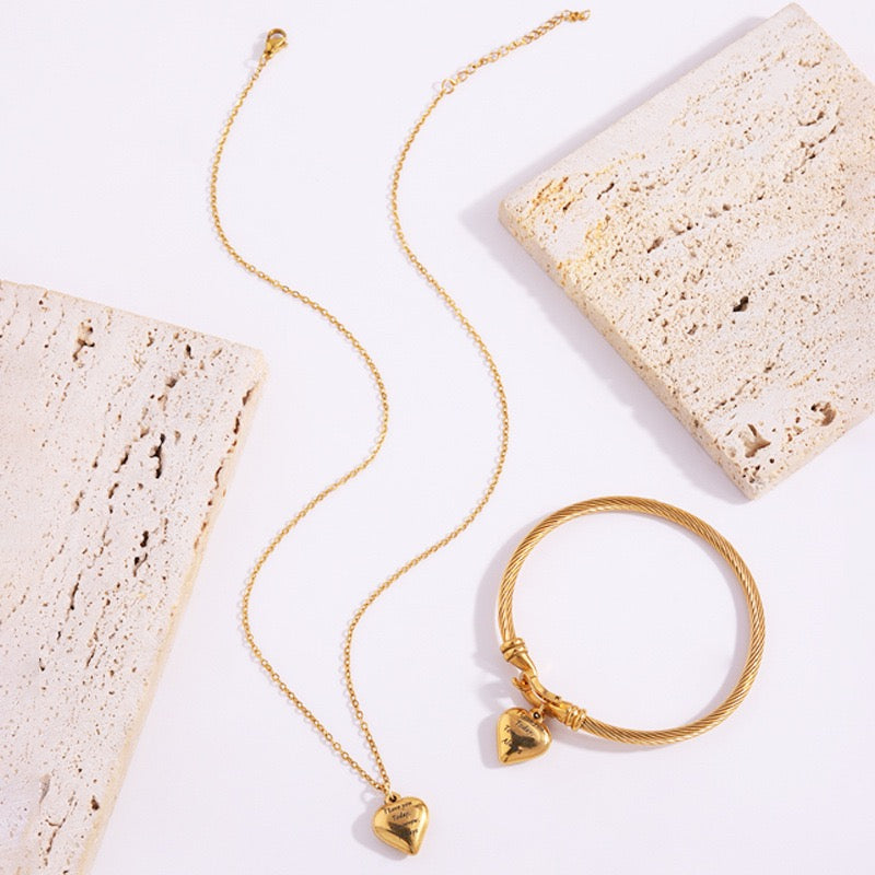 Amor necklace and bracelet set