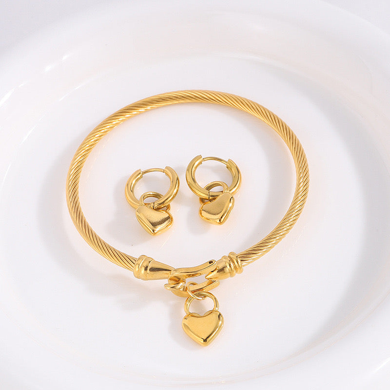 Love heart lock 18k bracelet and earrings