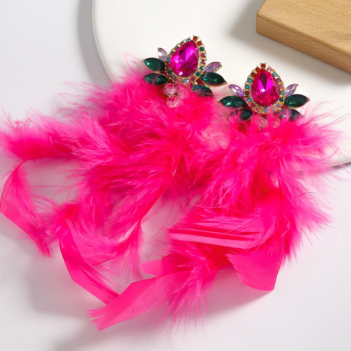 Exaggerated feathers earrings