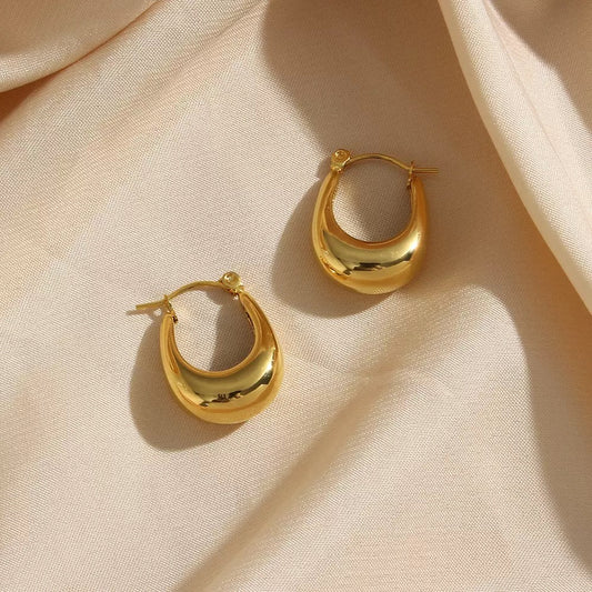 18k U-shaped Gold Earrings