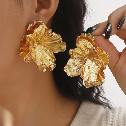 Floral shaped large earrings