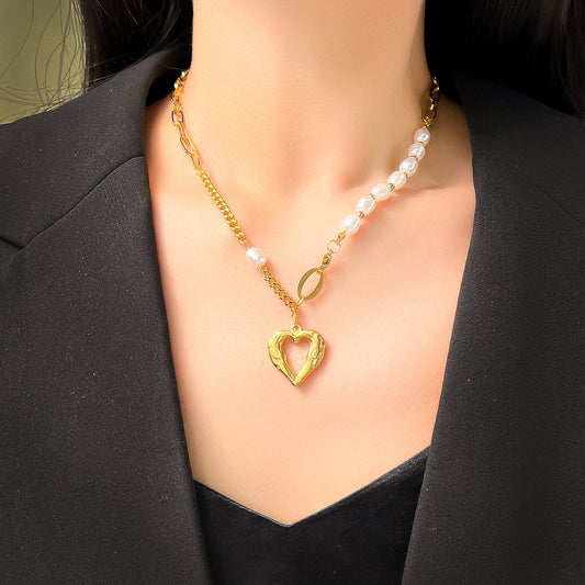 Love pendant Titanium/pearl necklace