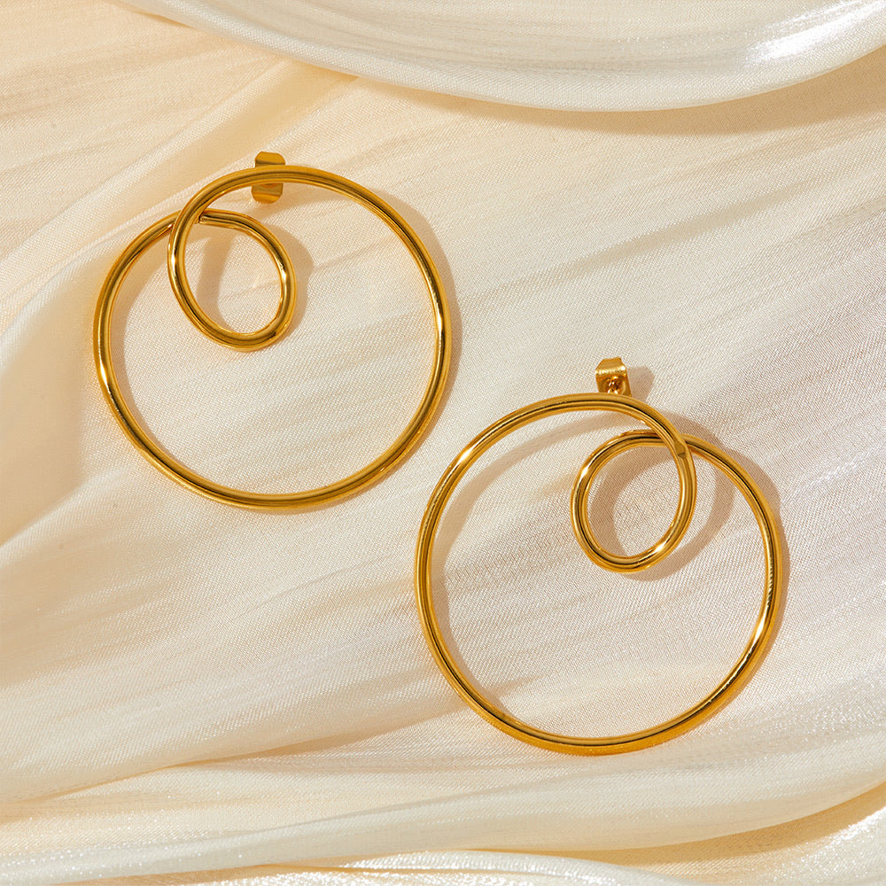 Looped hoops earrings