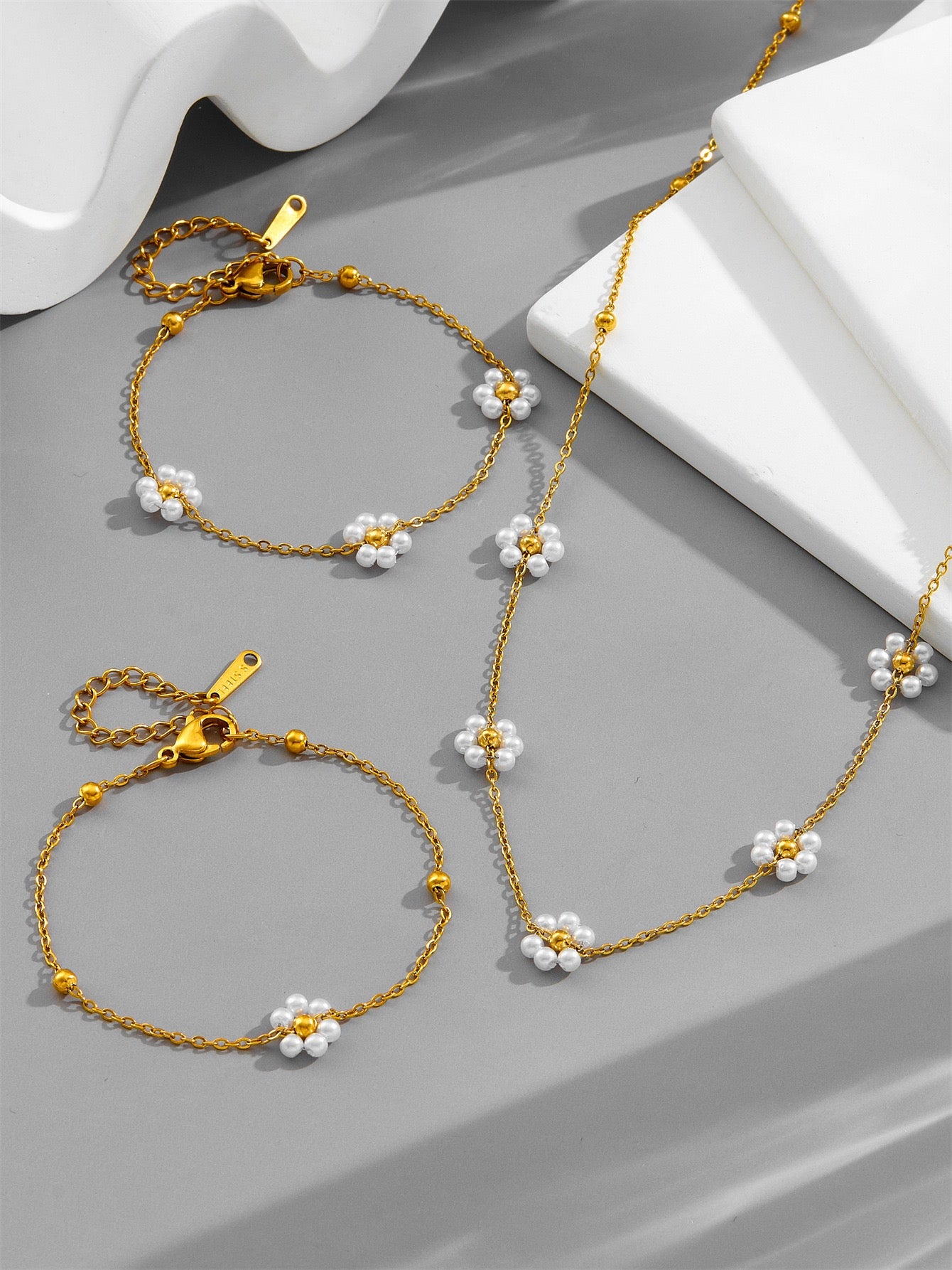 Luxe necklace and bracelet set