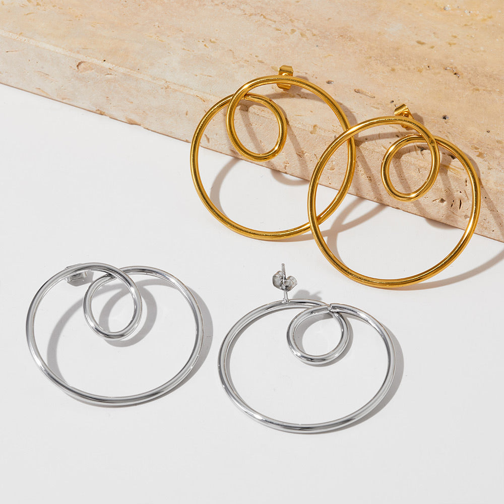 Looped hoops earrings