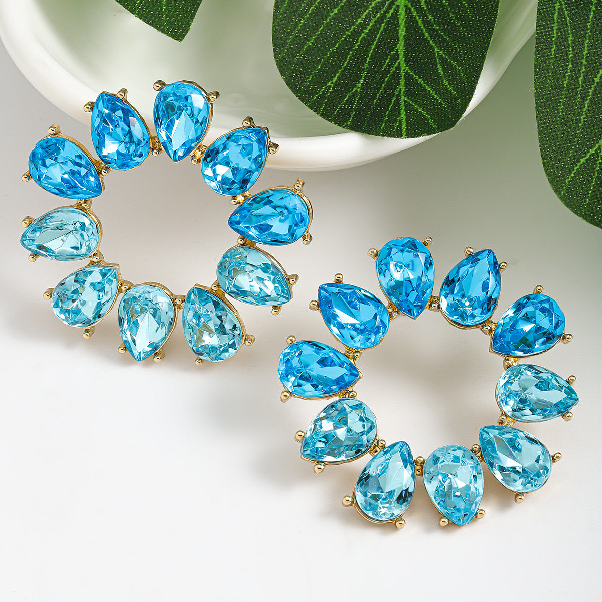 Crystal round colored earrings