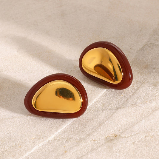 Classic gold and resin oval earrings