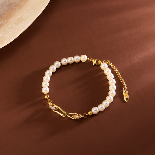 Linked pearl bracelet