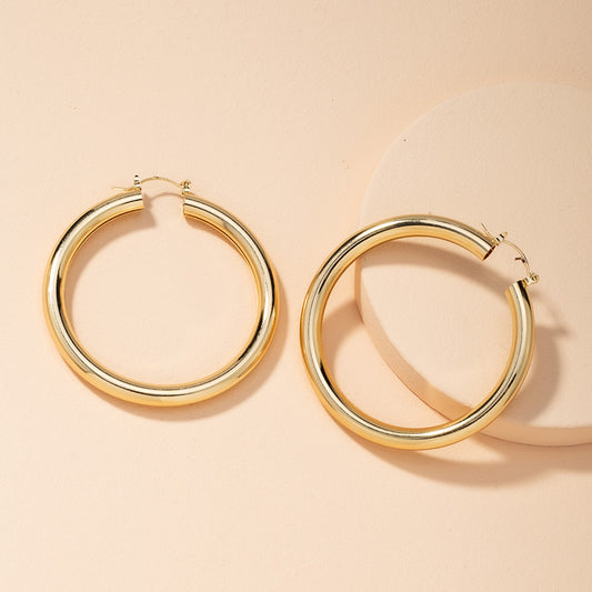 Classic gold hoops earrings