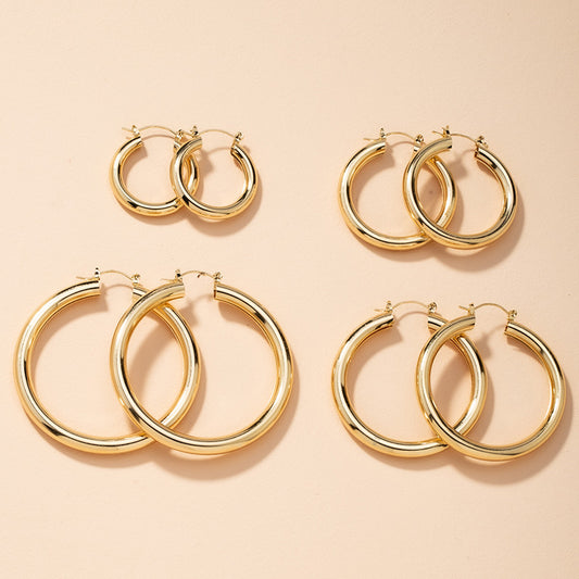 Classic gold hoops earrings