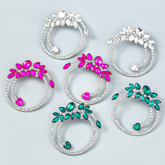 Glamorous exagerrated earrings